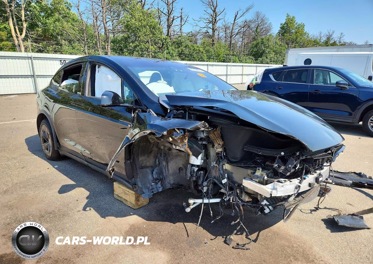 2026 Tesla Model X VIN:7SAXCBE68TF479811 - 4