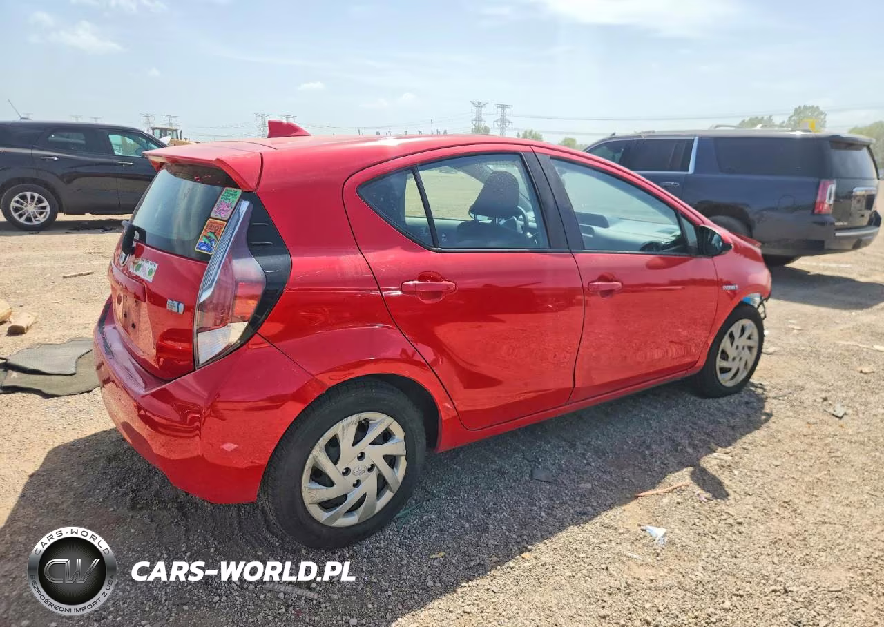 2015 Toyota Prius C Two VIN:JTDKDTB32F1581543 - 3