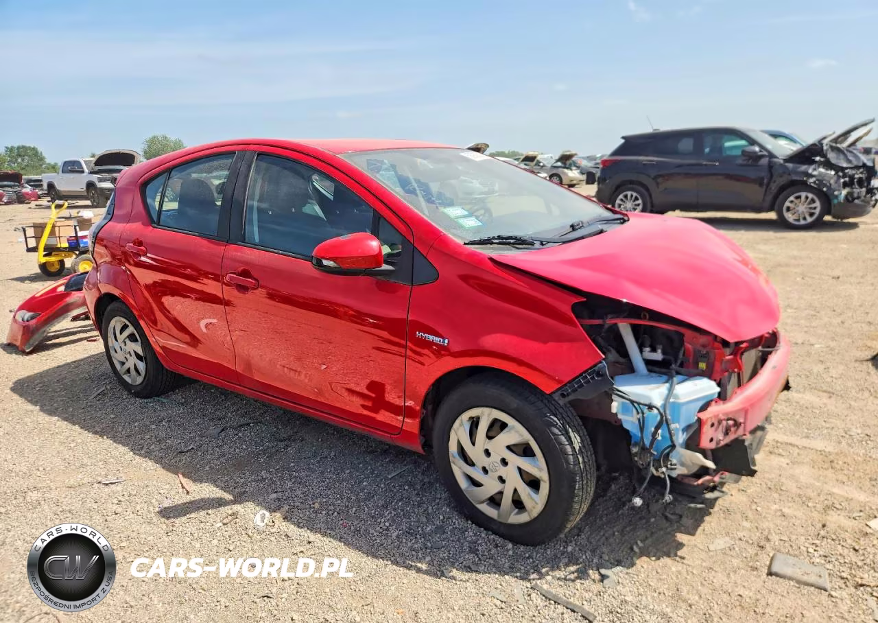 2015 Toyota Prius C Two VIN:JTDKDTB32F1581543 - 4