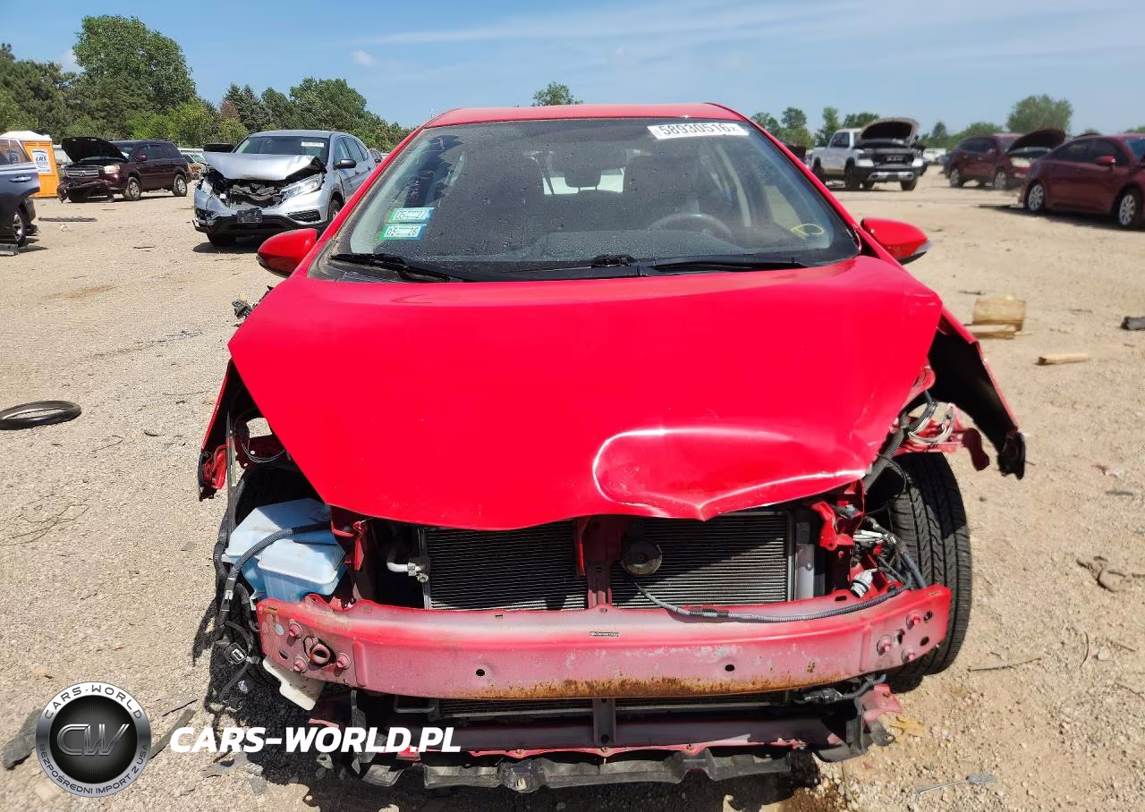 2015 Toyota Prius C Two VIN:JTDKDTB32F1581543 - 5