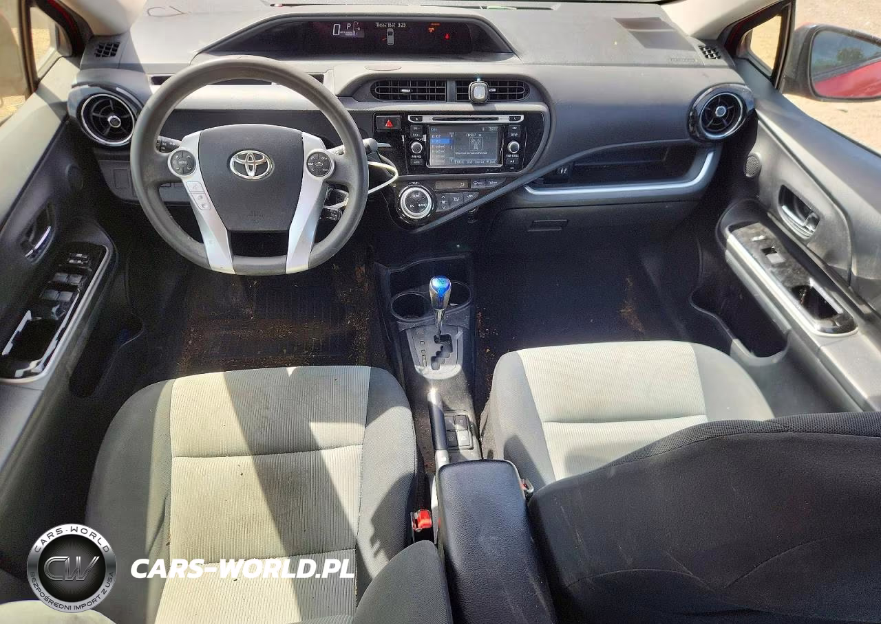 2015 Toyota Prius C Two VIN:JTDKDTB32F1581543 - 8