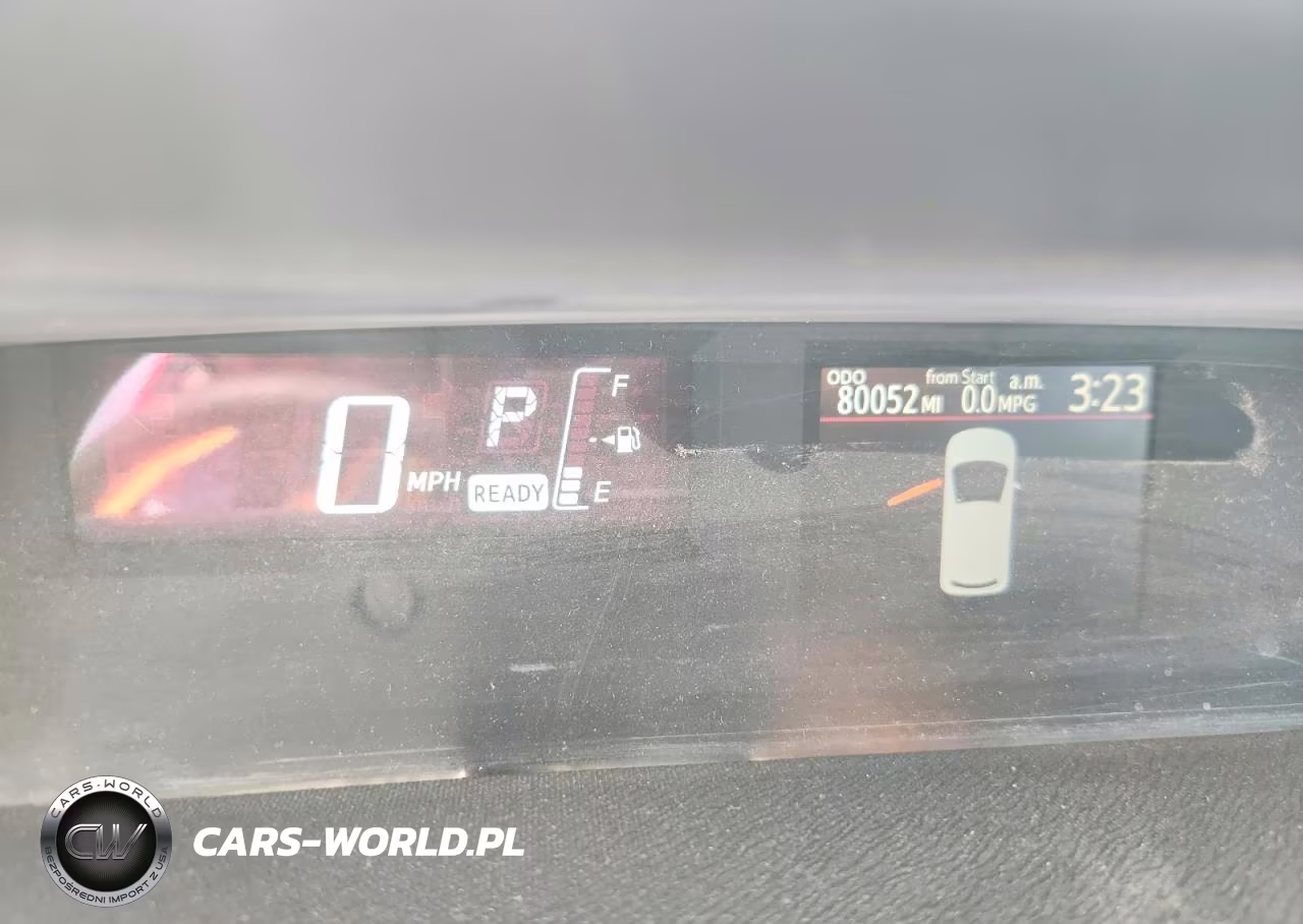 2015 Toyota Prius C Two VIN:JTDKDTB32F1581543 - 9