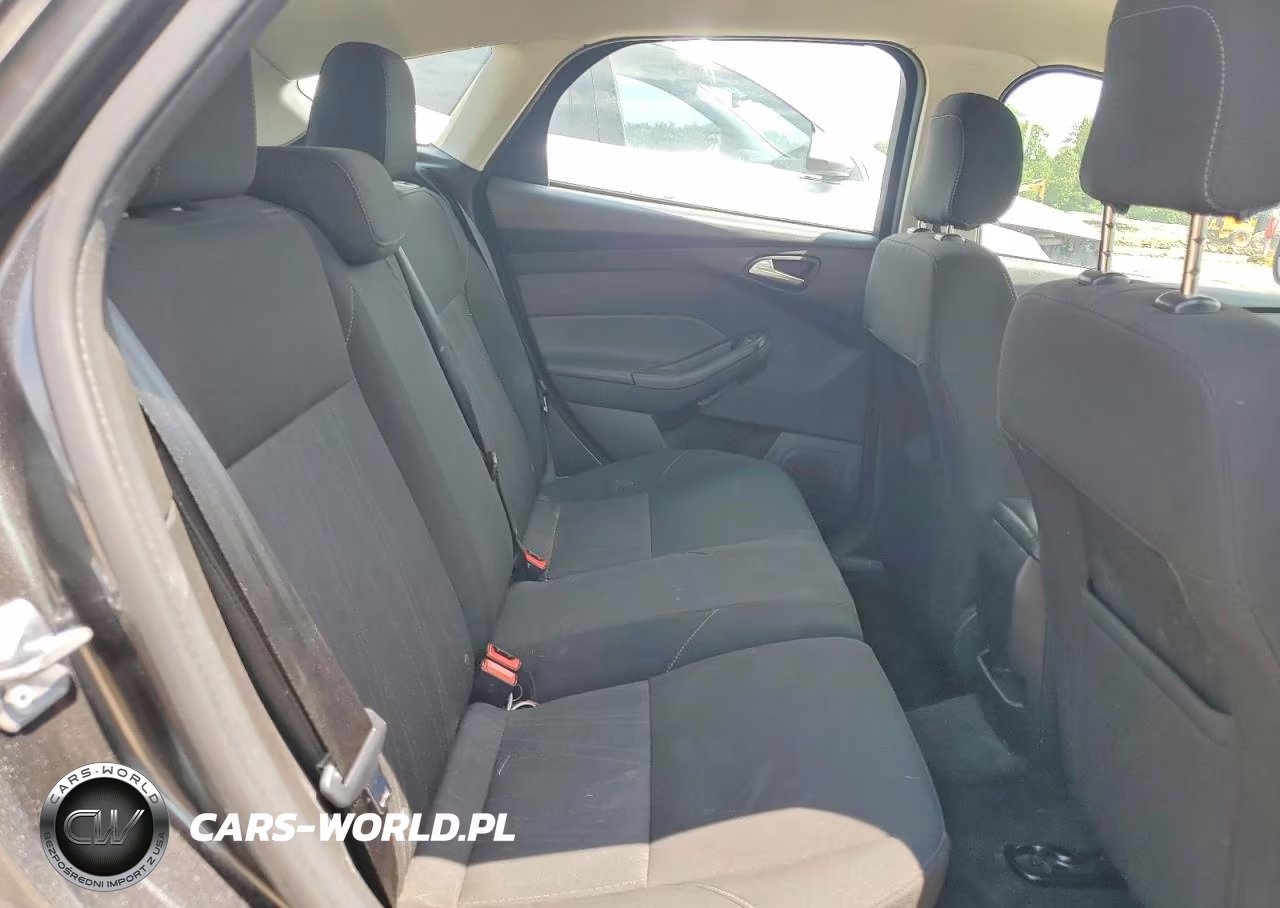 2018 Ford Focus Se VIN:1FADP3K24JL203038 - 10