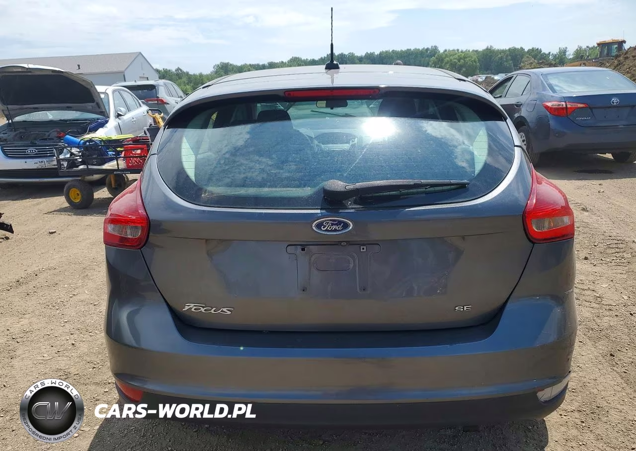 2018 Ford Focus Se VIN:1FADP3K24JL203038 - 6