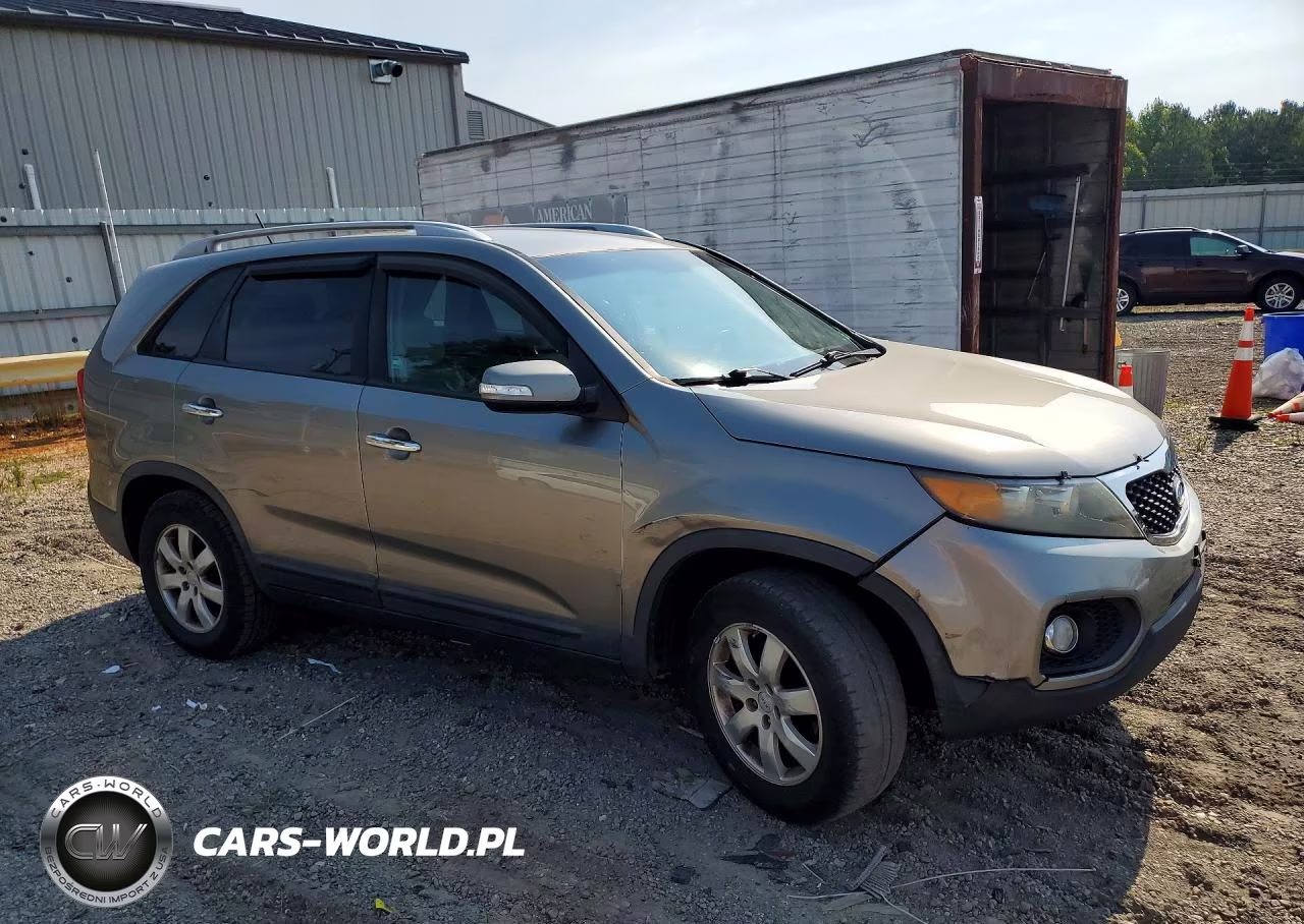2011 Kia Sorento Lx VIN:5XYKT4A19BG125431 - 4