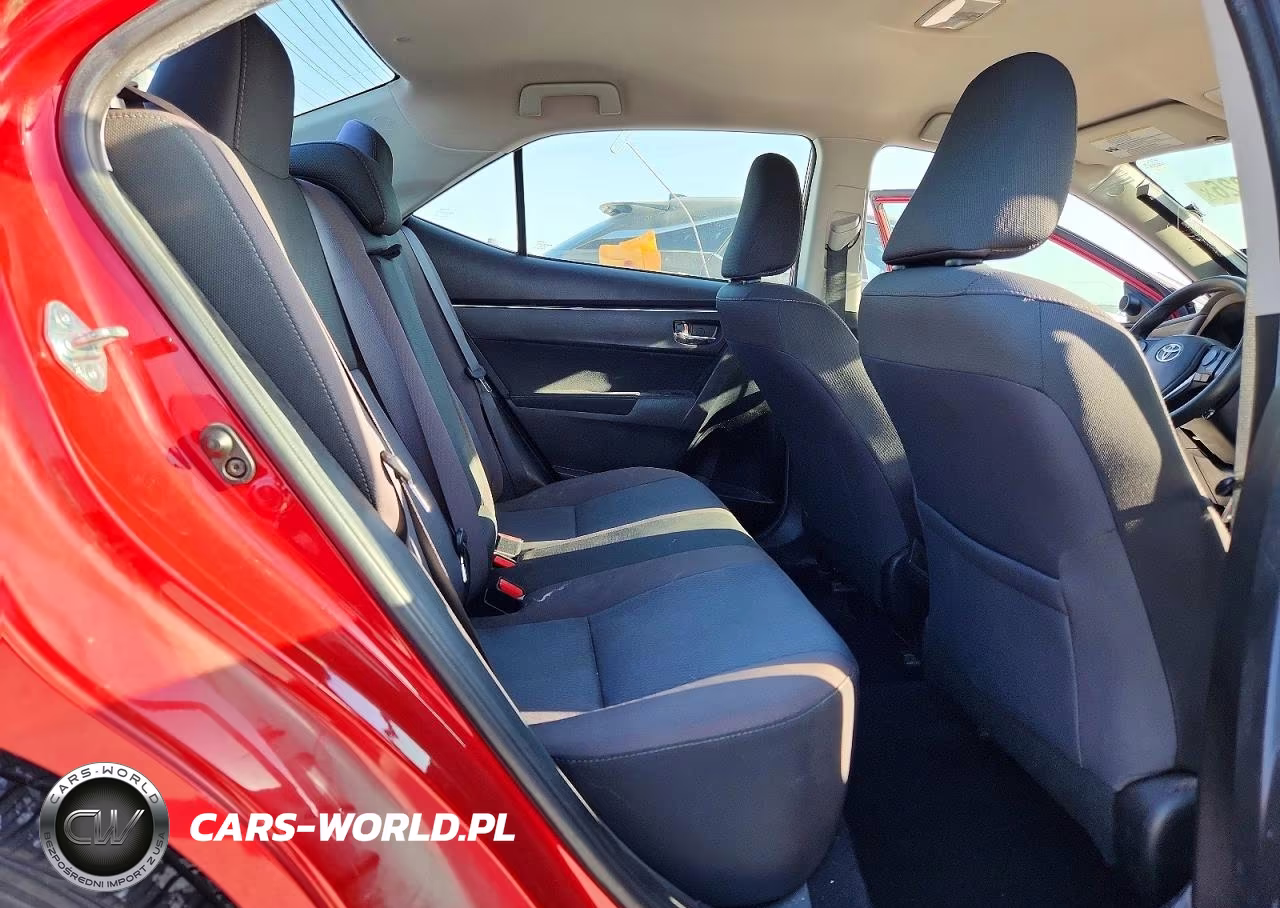 2018 Toyota Corolla Le VIN:5YFBURHE0JP826467 - 10