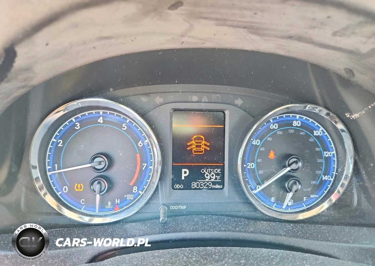 2018 Toyota Corolla Le VIN:5YFBURHE0JP826467 - 9