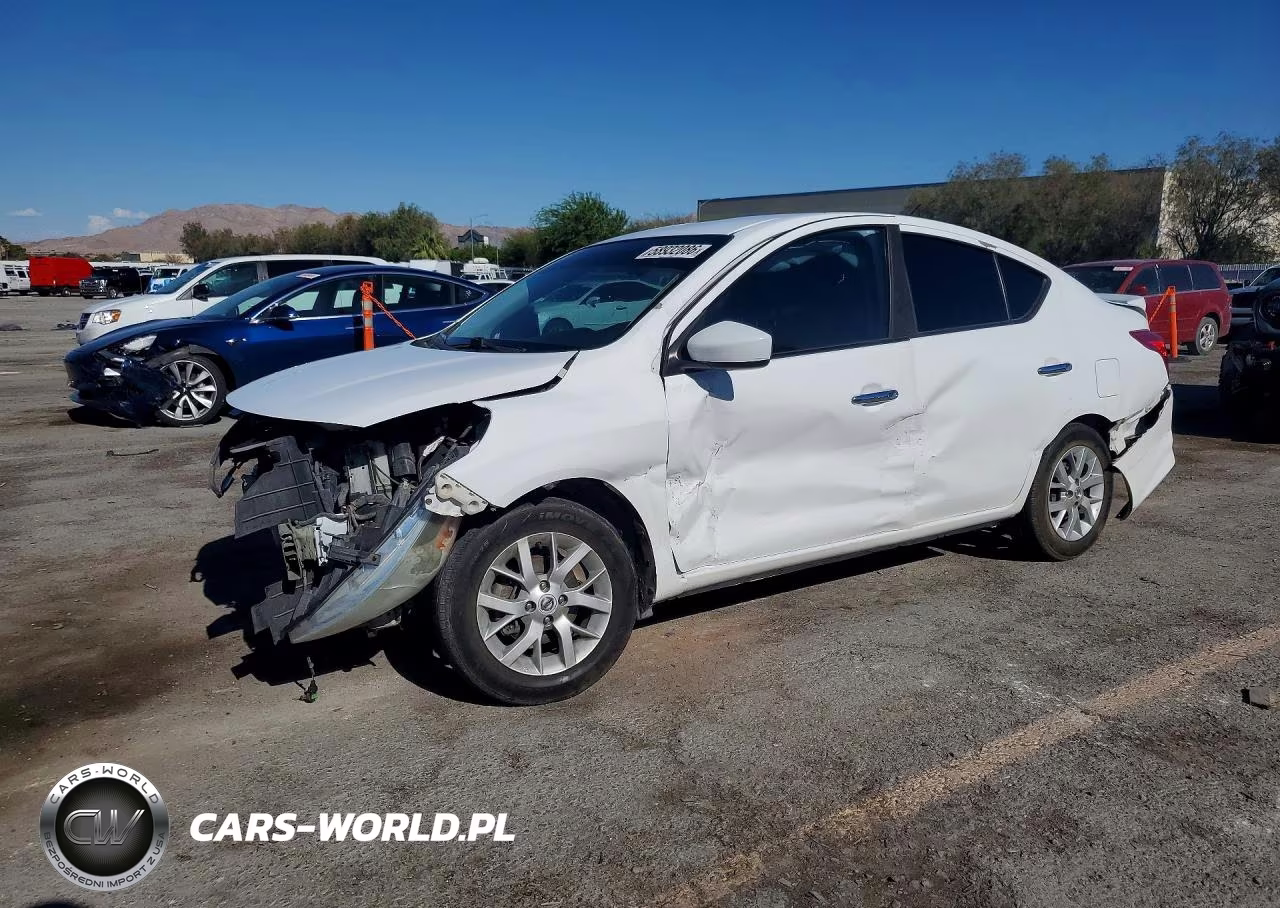 2018 Nissan Versa Sv