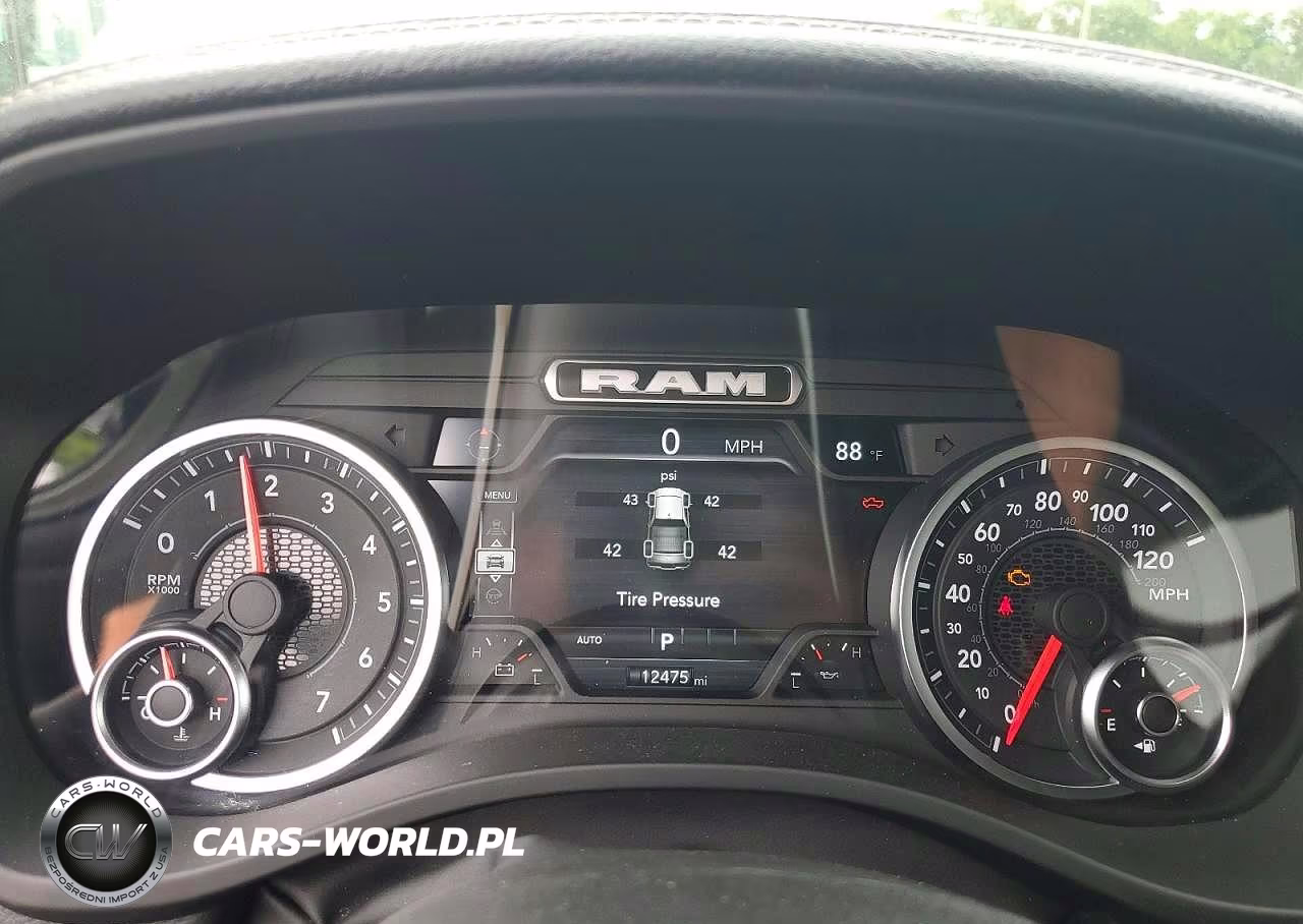 2026 Ram 1500 Laramie VIN:1C6SRFJP9TN255239 - 9