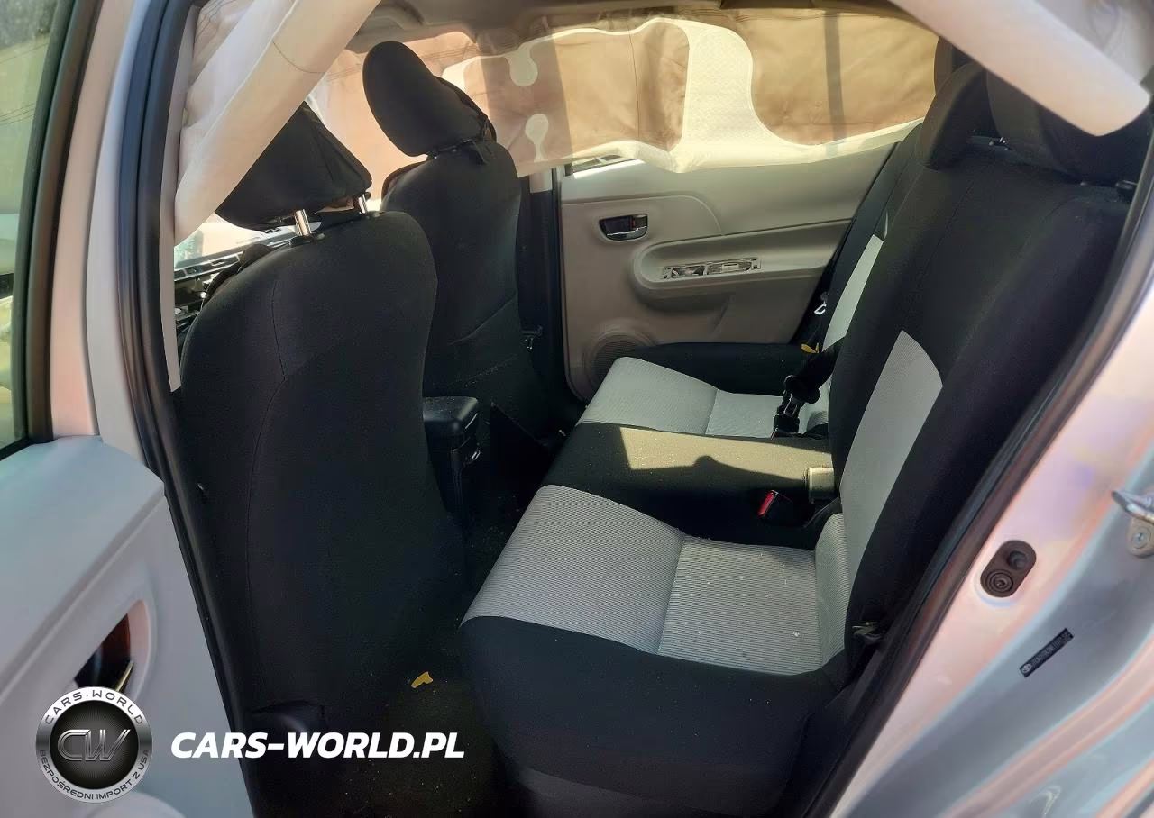 2014 Toyota Prius C Two VIN:JTDKDTB38E1071342 - 10