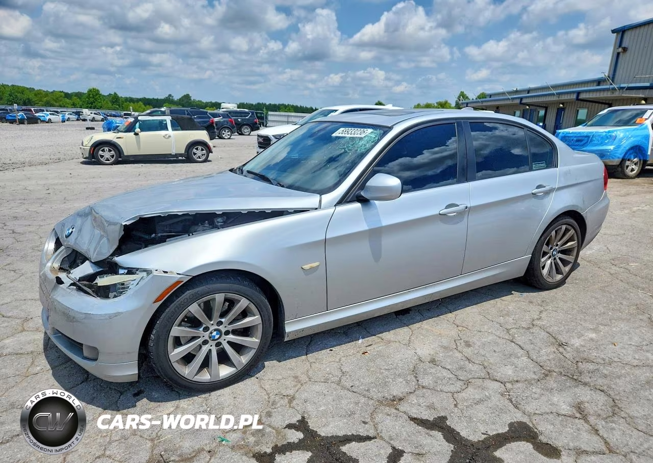 2011 BMW 328 I – zdjęcie 1 z 12