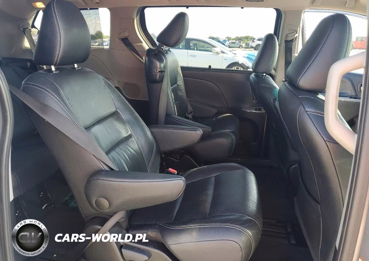 2015 Toyota Sienna Sport VIN:5TDXK3DC0FS653108 - 11