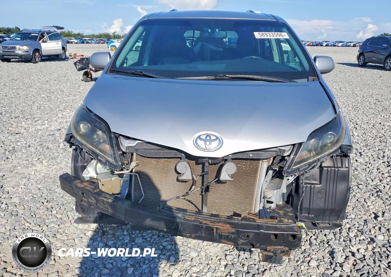 2015 Toyota Sienna Sport VIN:5TDXK3DC0FS653108 - 5
