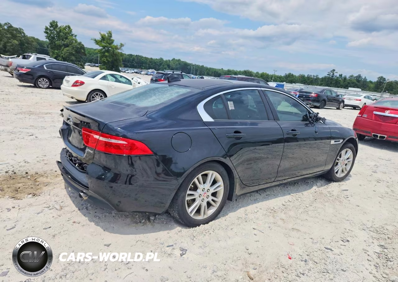 2018 Jaguar Xe 25T Premium VIN:SAJAD4FX0JCP28438 - 3