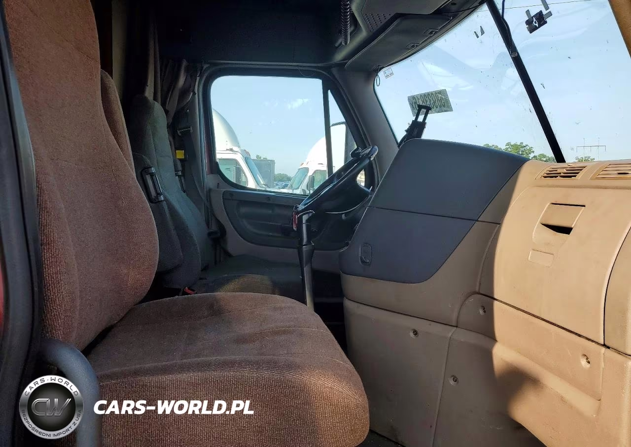 2012 Freightliner Cascadia 125 VIN:1FUJGLDR8CLBE3959 - 5