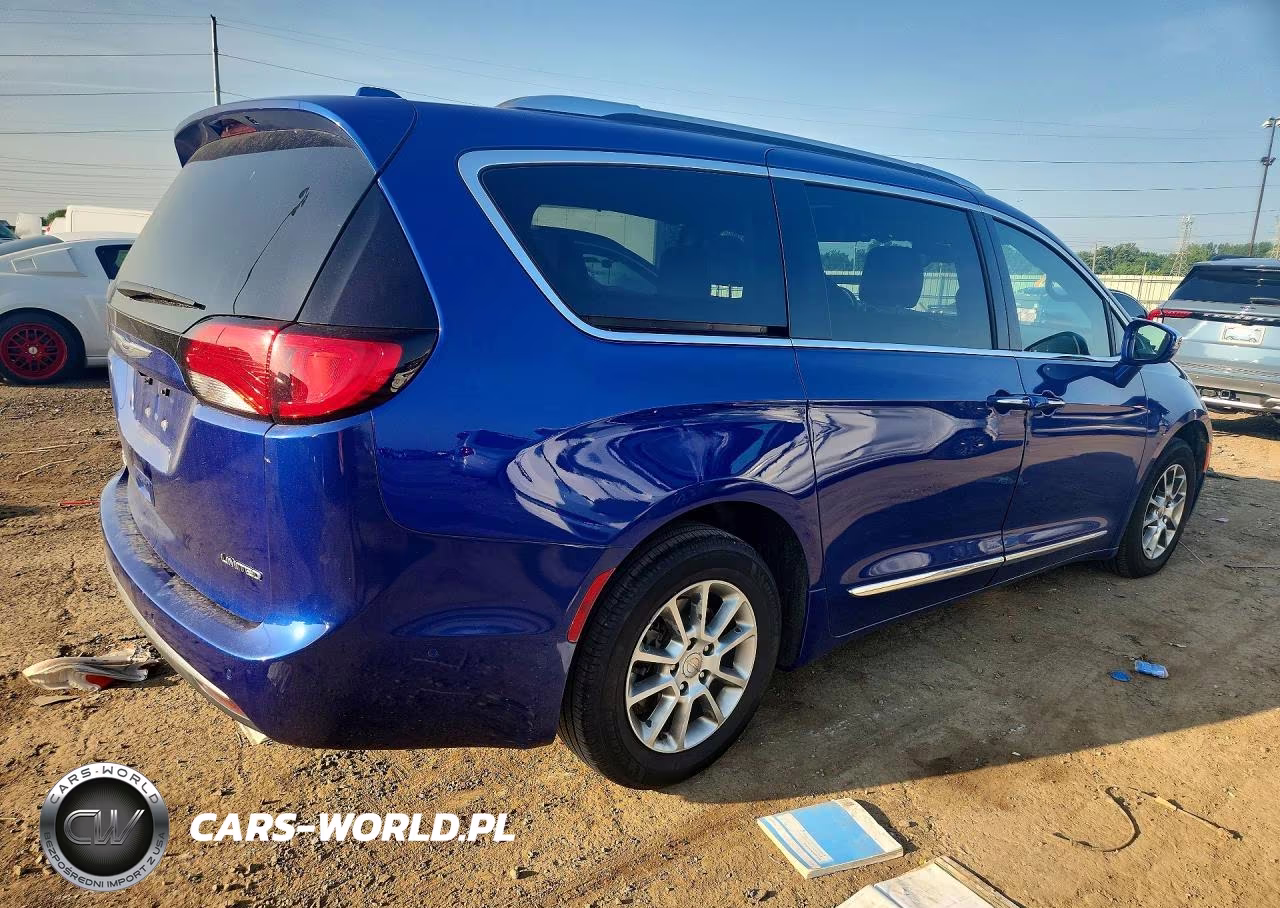 2020 Chrysler Pacifica Limited VIN:2C4RC1GG3LR104869 - 3