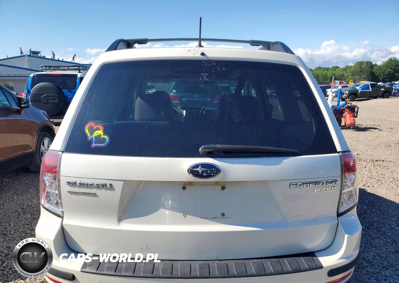 2011 Subaru Forester 2.5X Premium VIN:JF2SHADC3BH755709 - 6