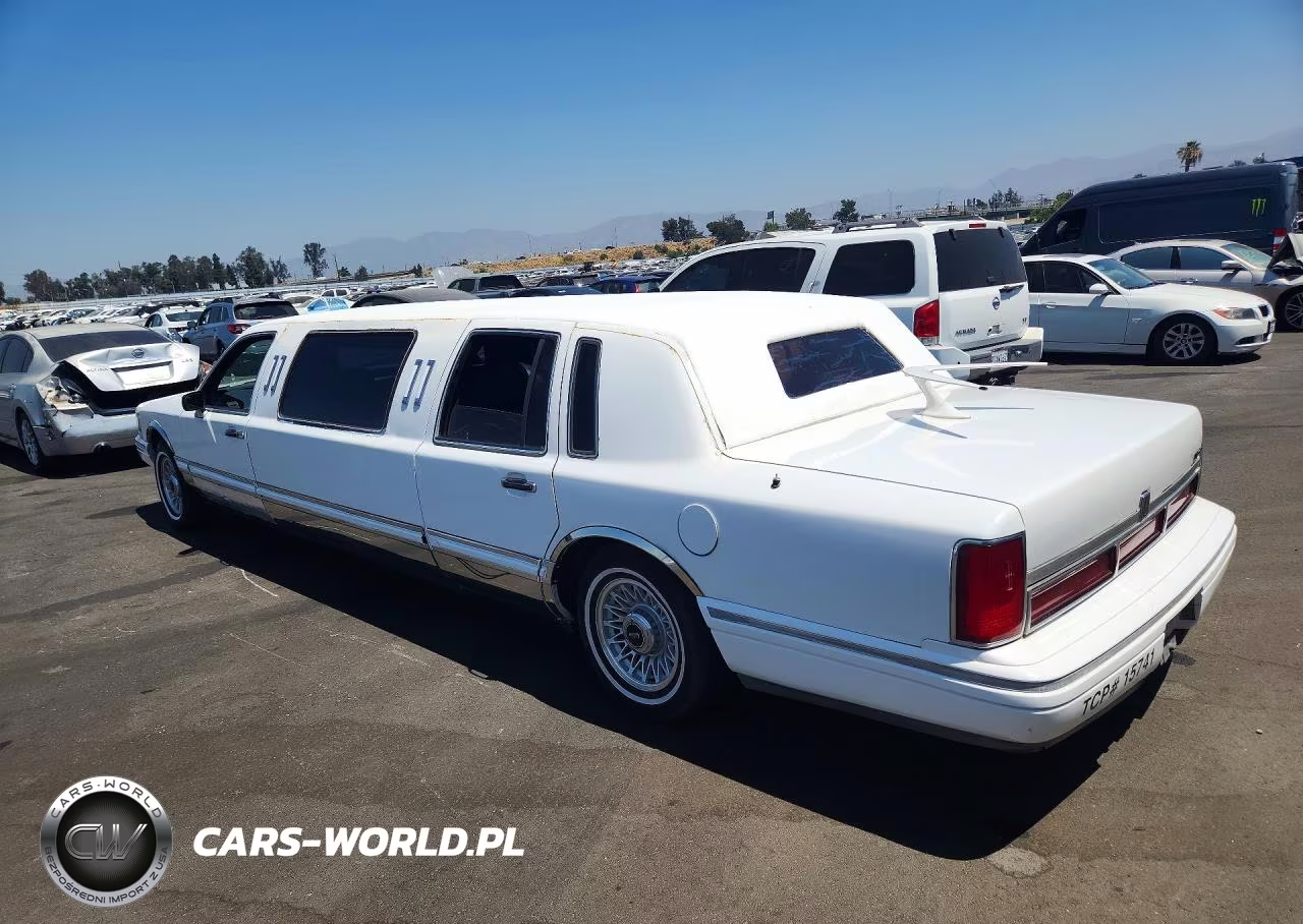 1990 Lincoln Town Car VIN:1LNCM81F4LY774661 - 2