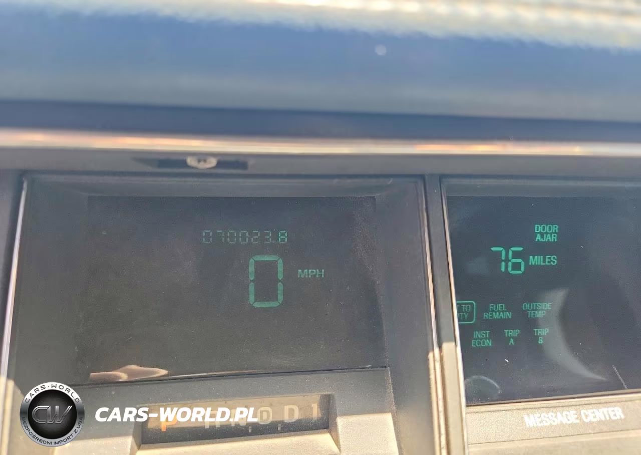 1990 Lincoln Town Car VIN:1LNCM81F4LY774661 - 9