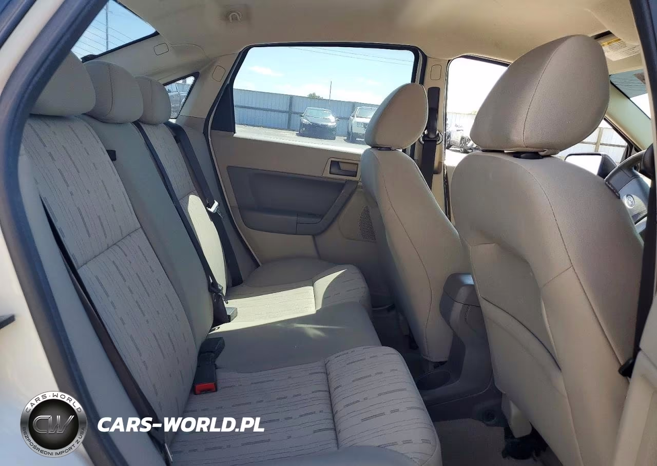 2010 Ford Focus Se VIN:1FAHP3FN8AW270584 - 10