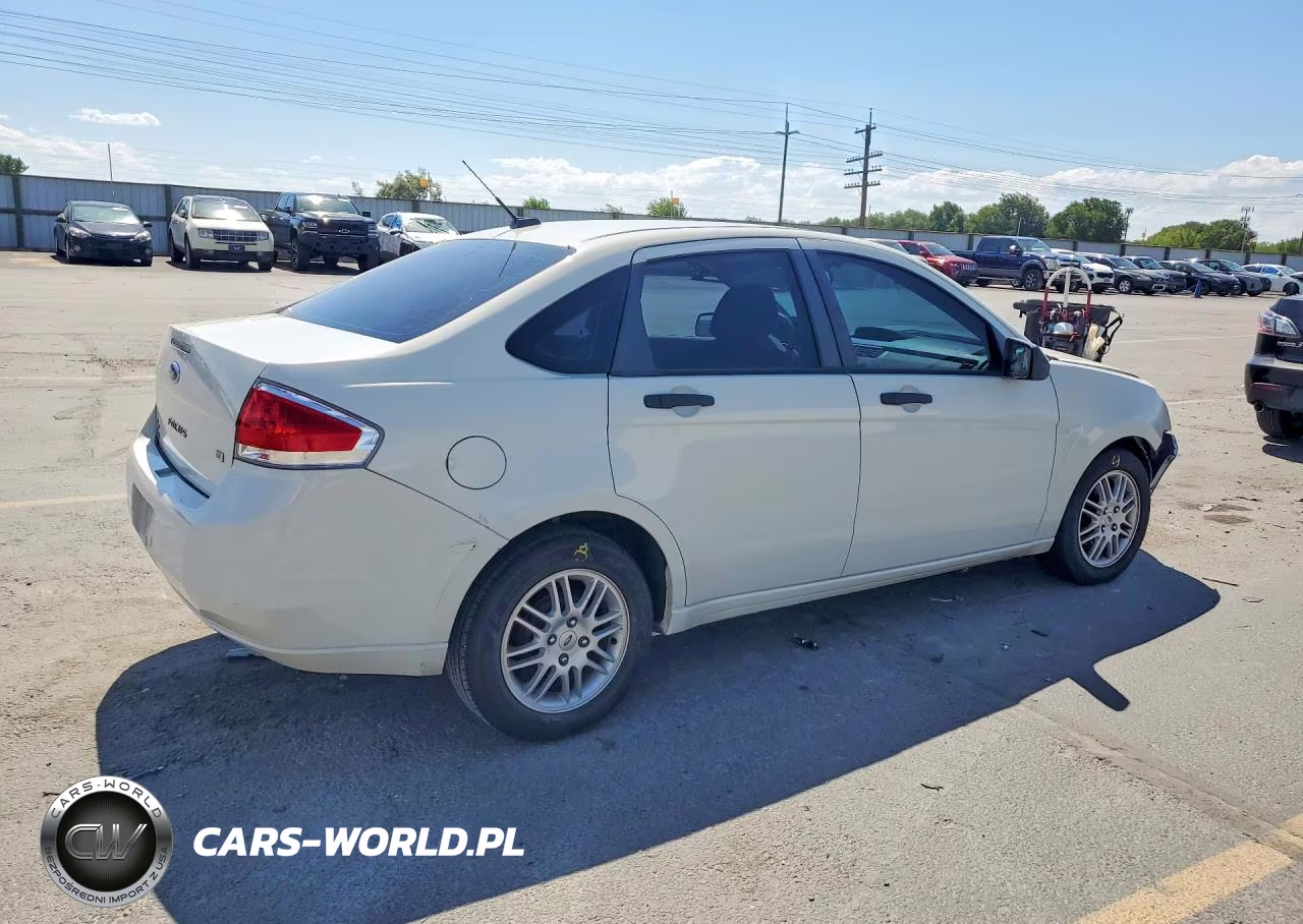 2010 Ford Focus Se VIN:1FAHP3FN8AW270584 - 3