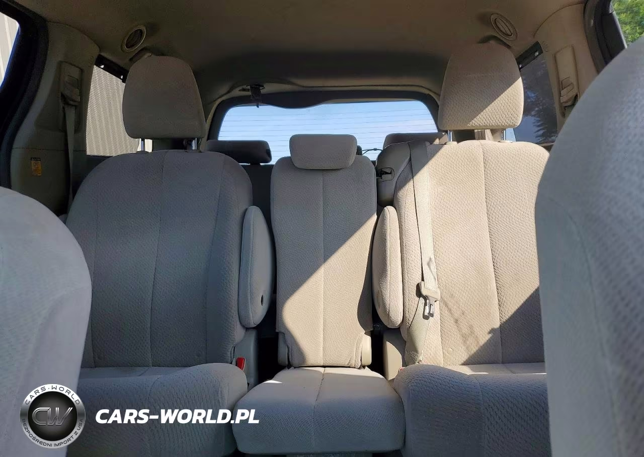 2012 Toyota Sienna Le VIN:5TDKK3DC3CS186739 - 10