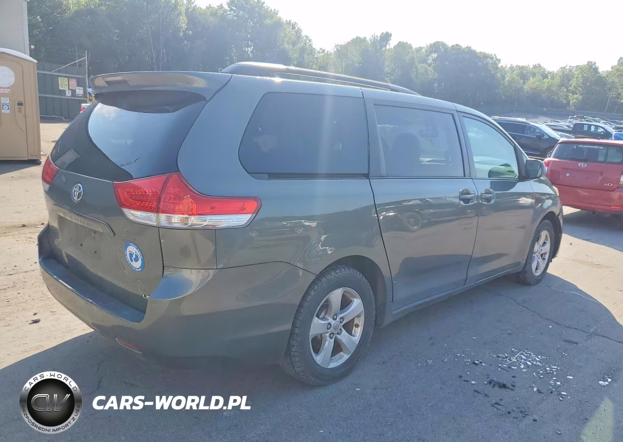 2012 Toyota Sienna Le VIN:5TDKK3DC3CS186739 - 3