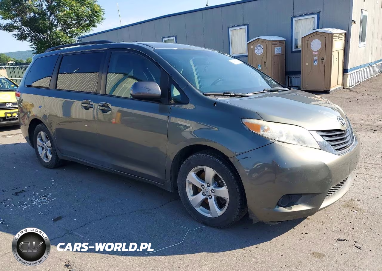 2012 Toyota Sienna Le VIN:5TDKK3DC3CS186739 - 4