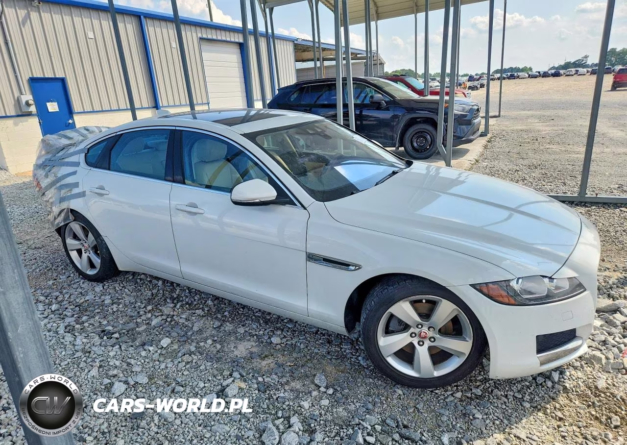 2018 Jaguar Xf 25T VIN:SAJBS4FX7JCY54340 - 4