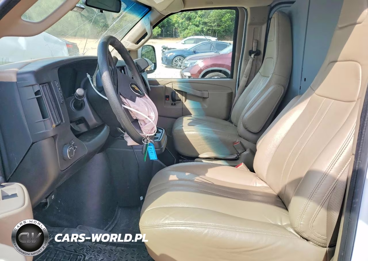 2023 Chevrolet Express G2500 VIN:1GCWGAFP0P1249791 - 7
