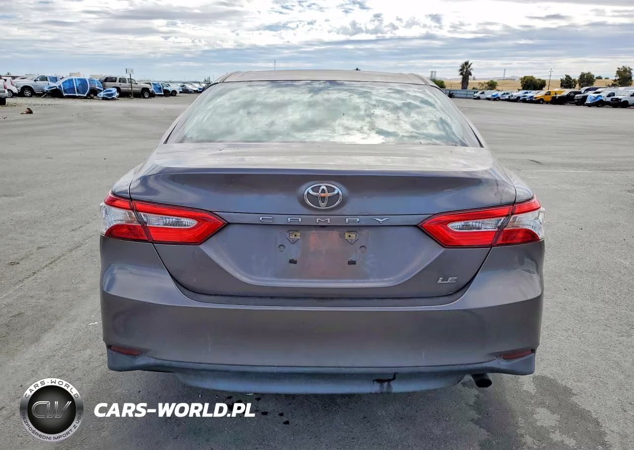 2018 Toyota Camry Le VIN:4T1B11HK5JU054305 - 6