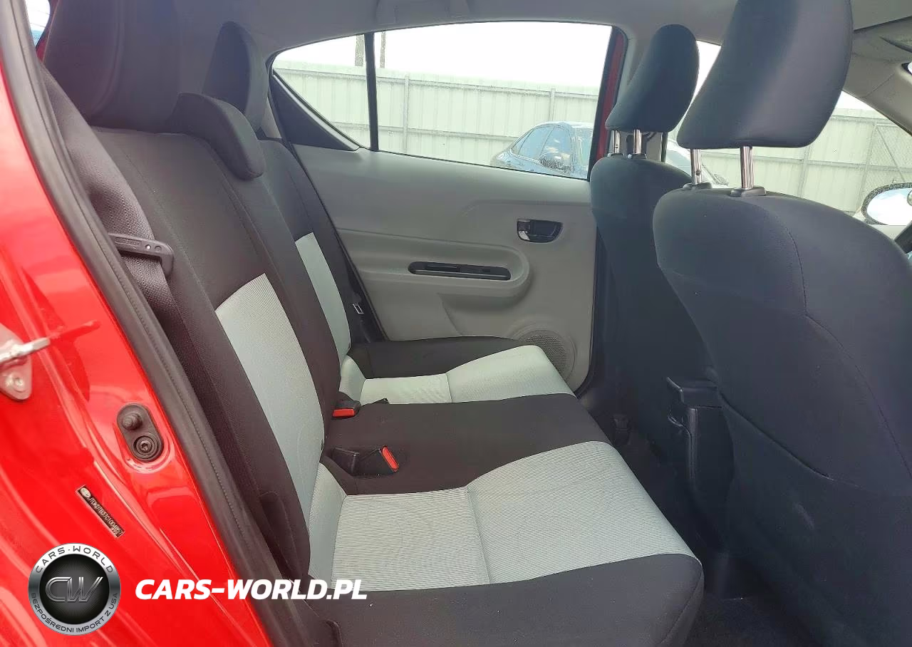 2012 Toyota Prius C Three VIN:JTDKDTB37C1004857 - 10