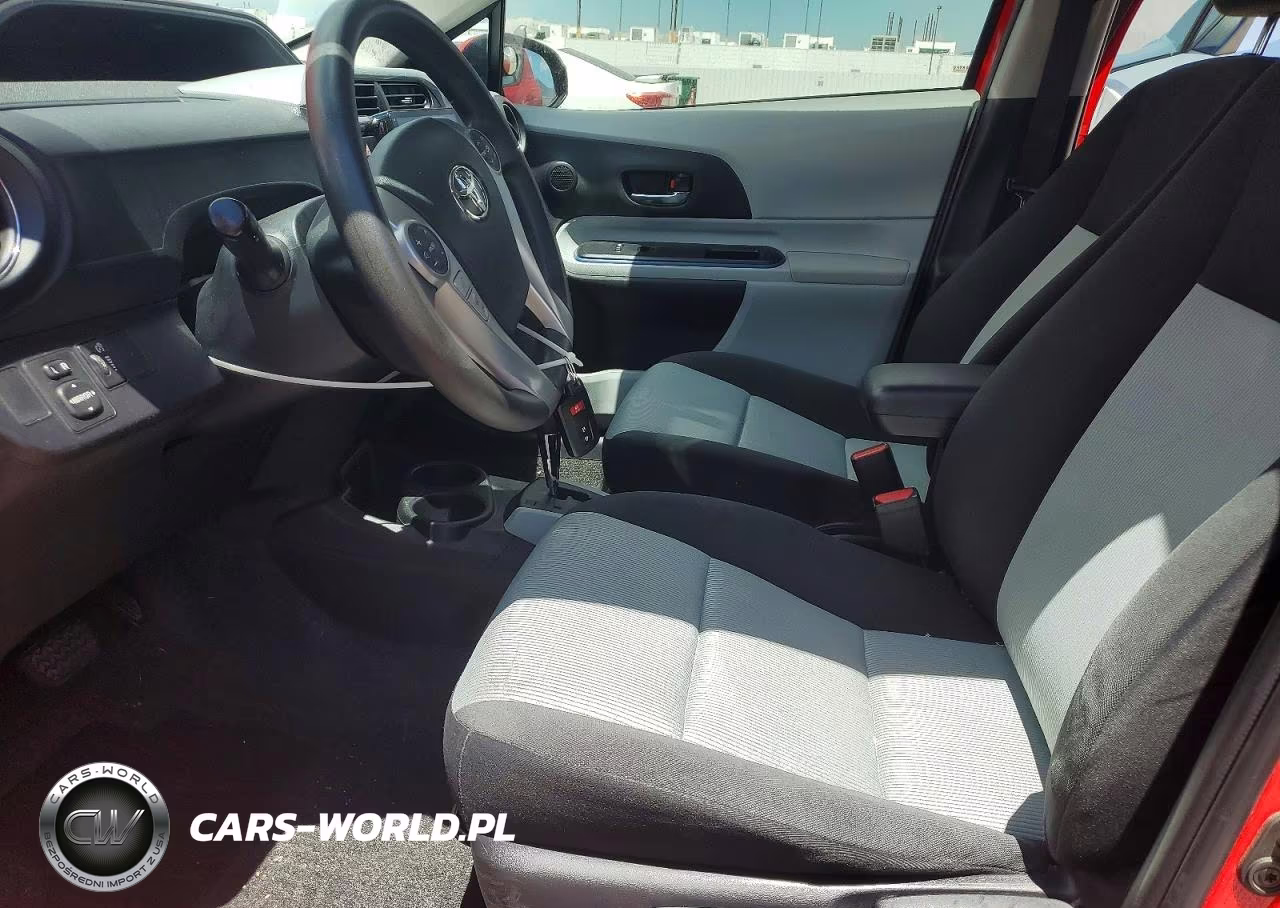 2012 Toyota Prius C Three VIN:JTDKDTB37C1004857 - 7