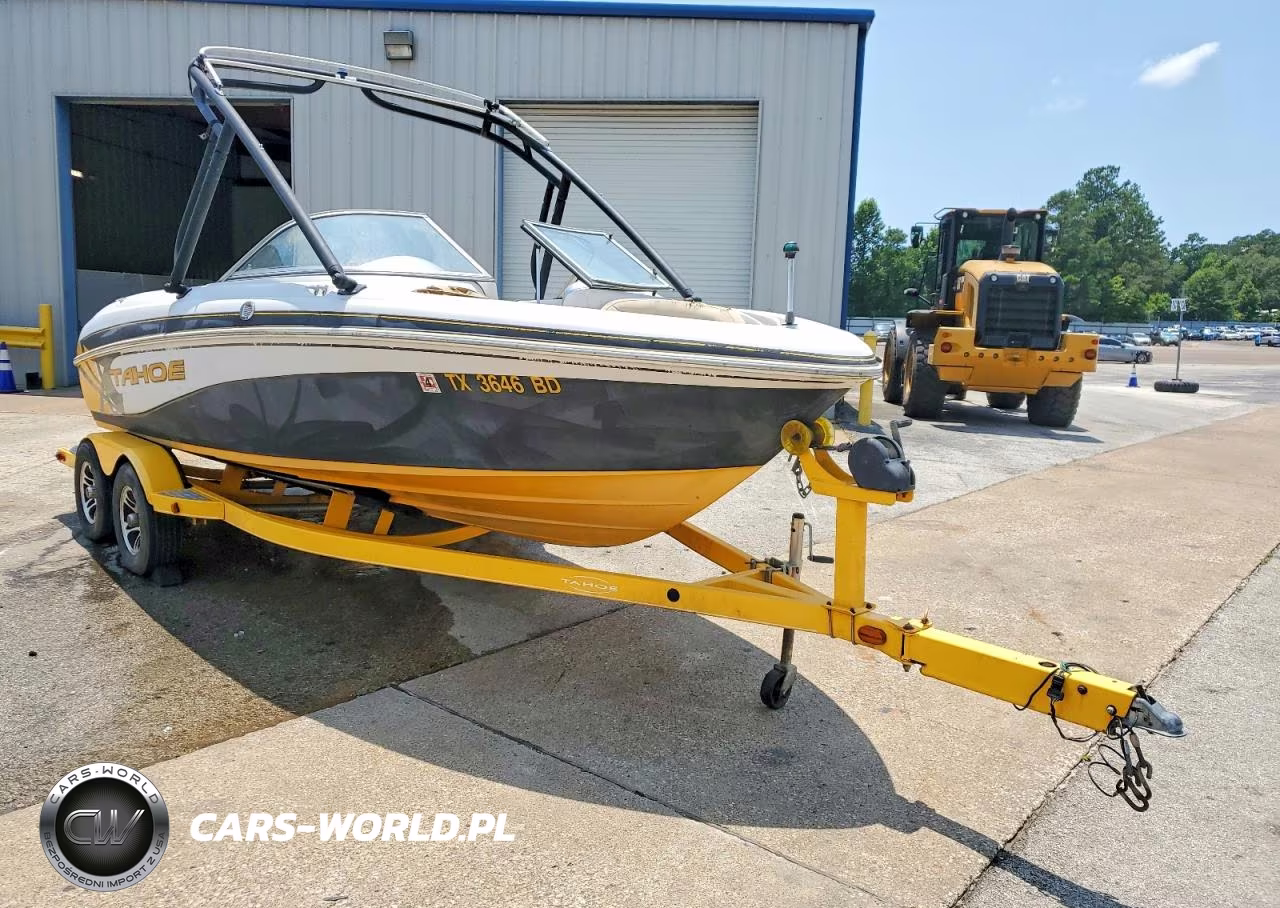 2010 Tahoe Boat