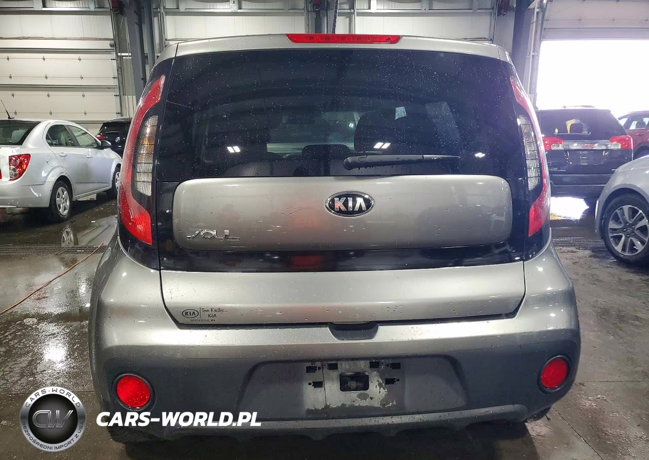 2017 Kia Soul Base VIN:KNDJN2A2XH7412415 - 6