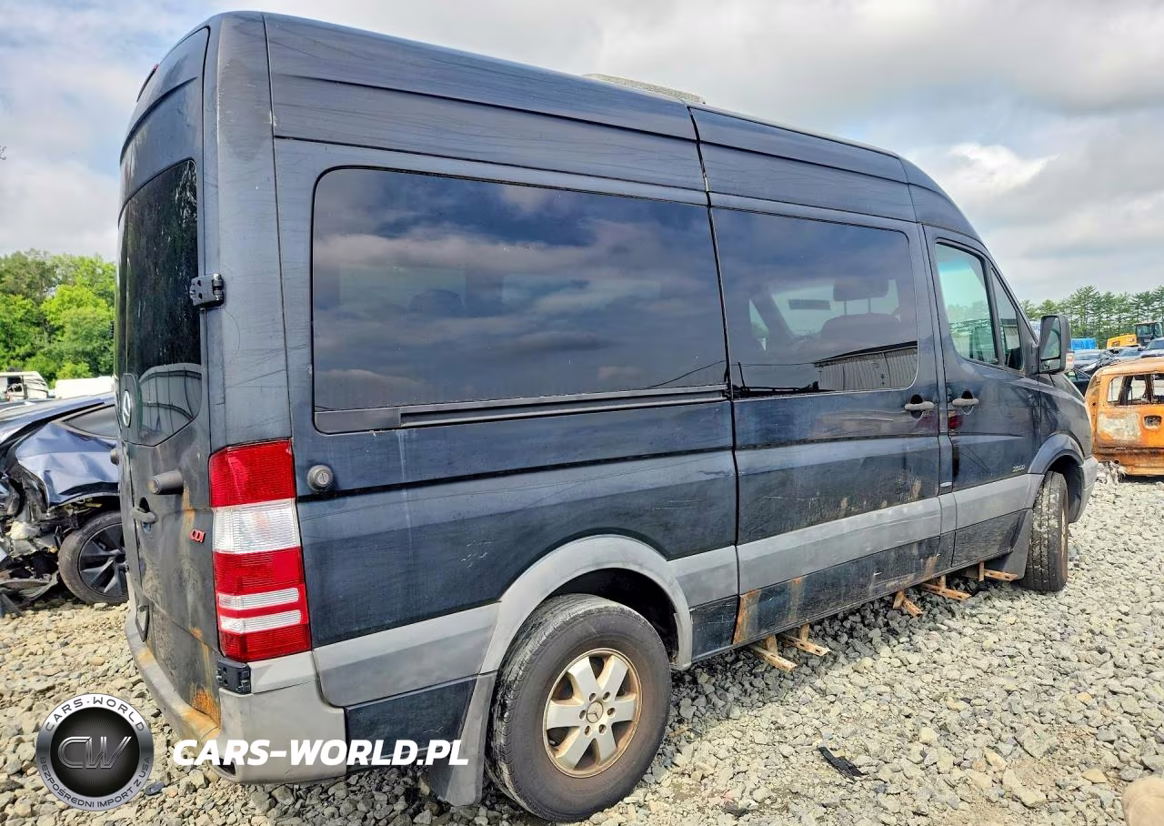 2010 Mercedes-Benz Sprinter 2500 VIN:WDZPE7CCXA5478817 - 3