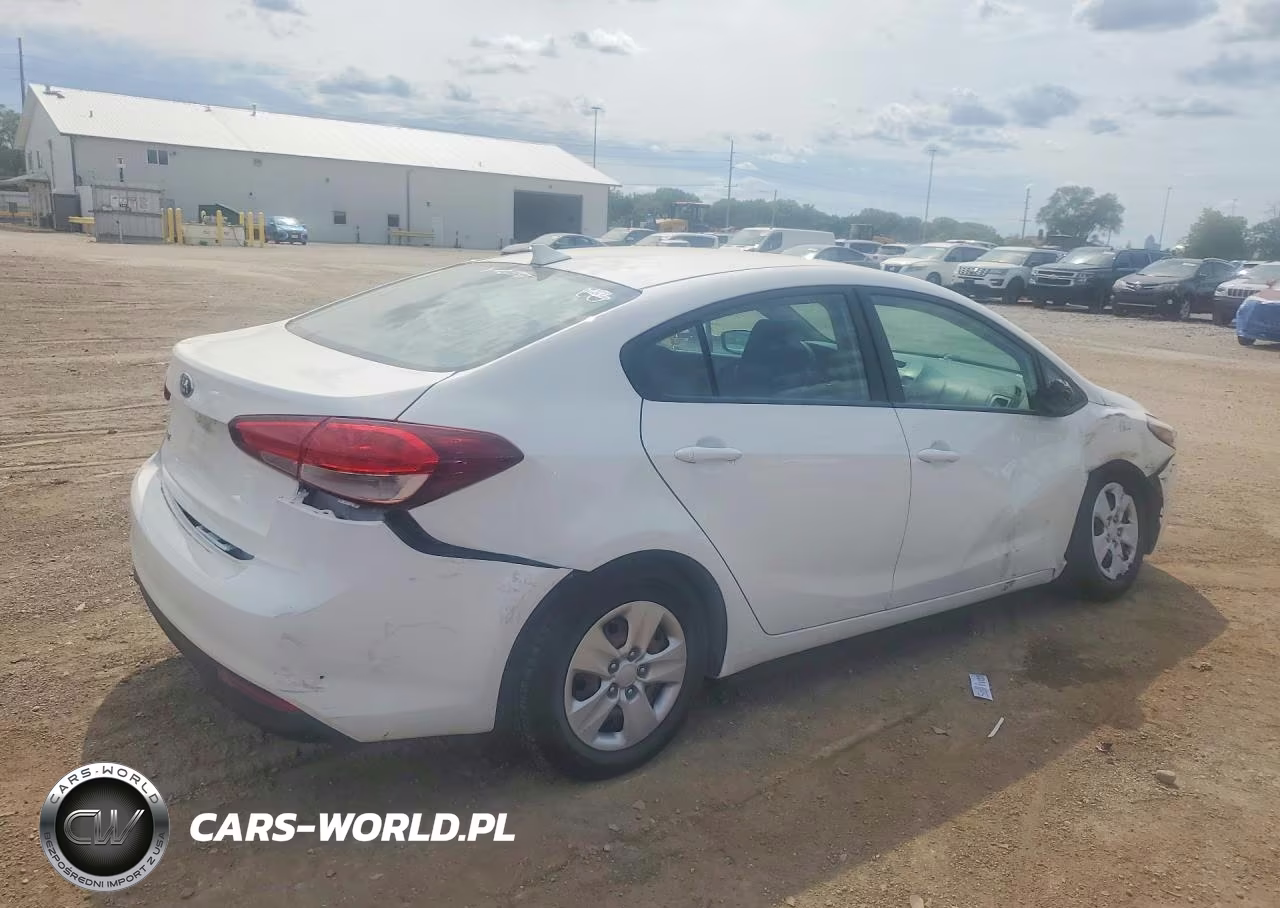 2017 Kia Forte Lx VIN:3KPFK4A73HE093509 - 4