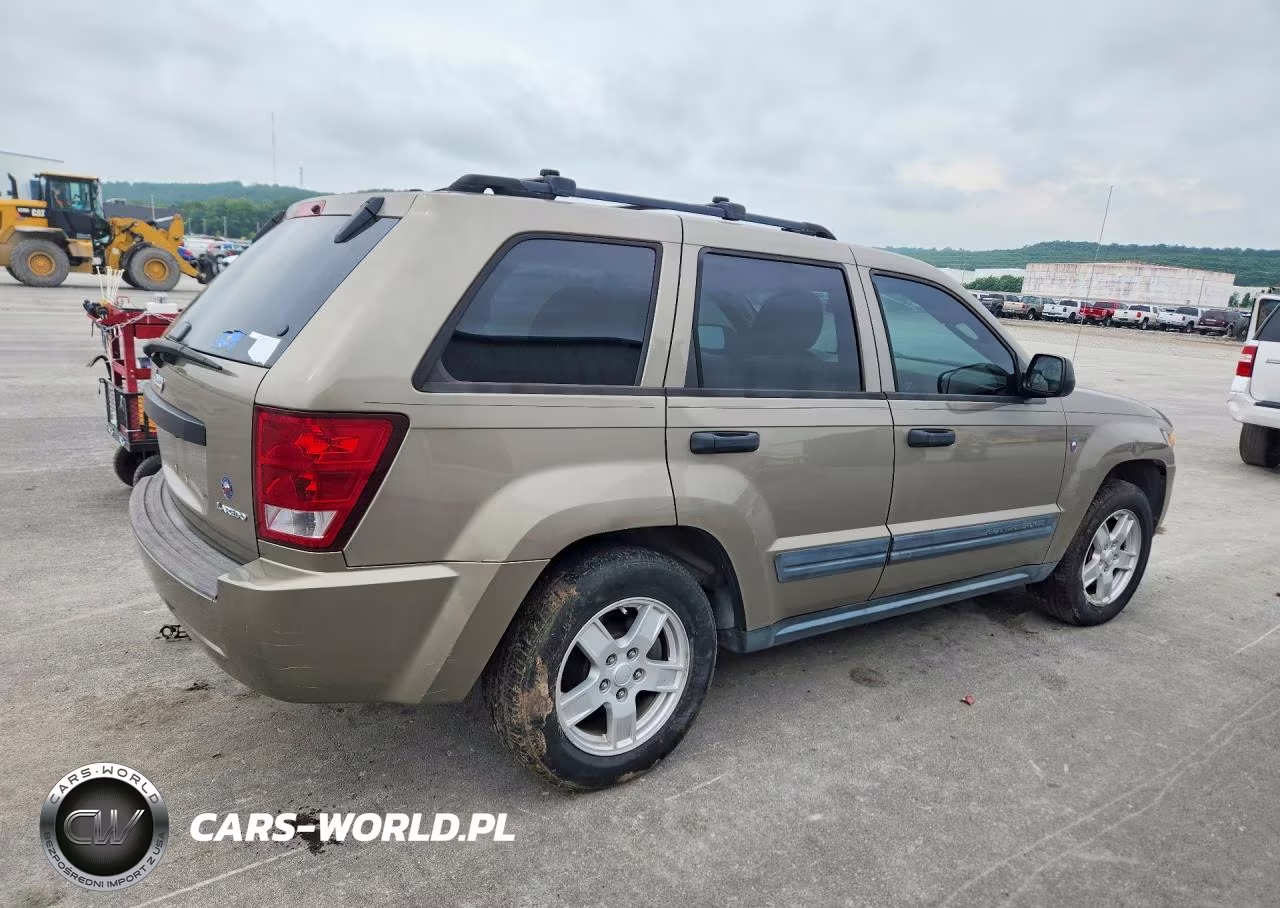 2005 Jeep Grand Cherokee Laredo VIN:1J4GR48K85C640703 - 3