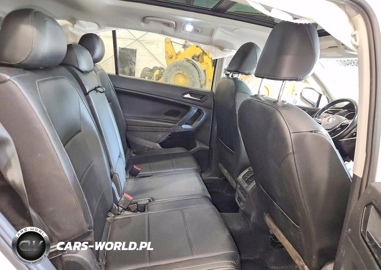 2018 Volkswagen Tiguan VIN:3VV2B7AX7JM151831 - 11