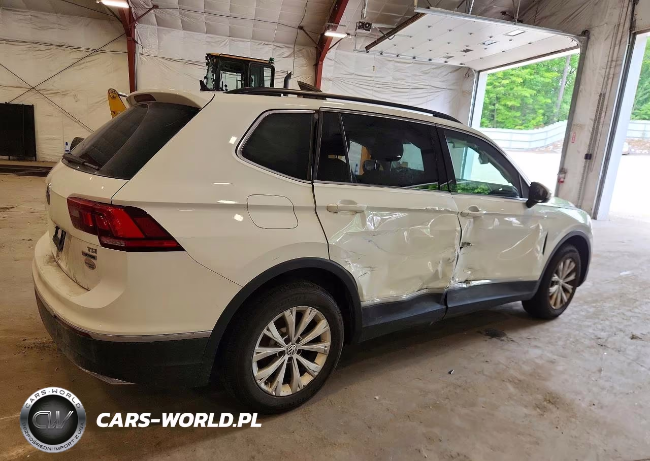 2018 Volkswagen Tiguan VIN:3VV2B7AX7JM151831 - 3
