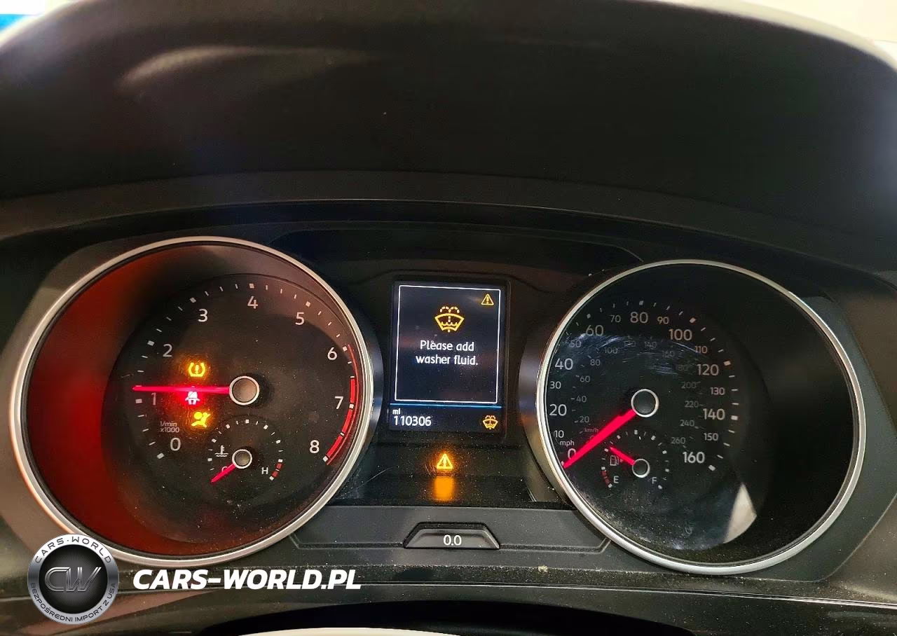 2018 Volkswagen Tiguan VIN:3VV2B7AX7JM151831 - 9