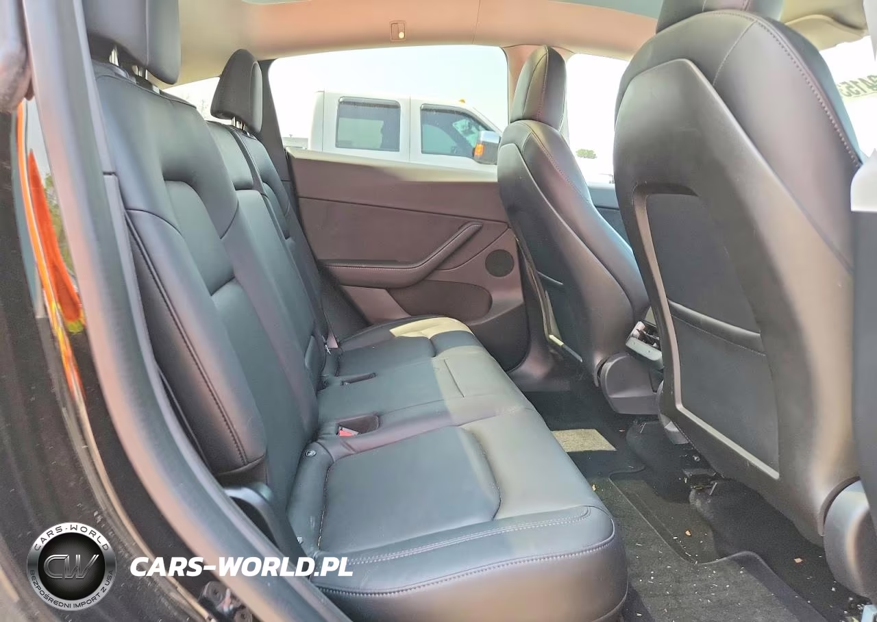 2020 Tesla Model Y VIN:5YJYGDEE7LF026255 - 11