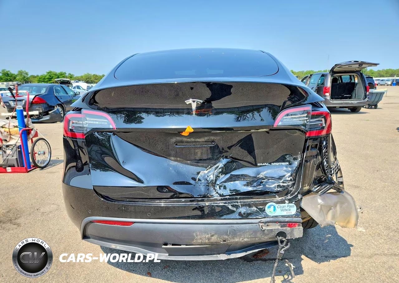 2020 Tesla Model Y VIN:5YJYGDEE7LF026255 - 6