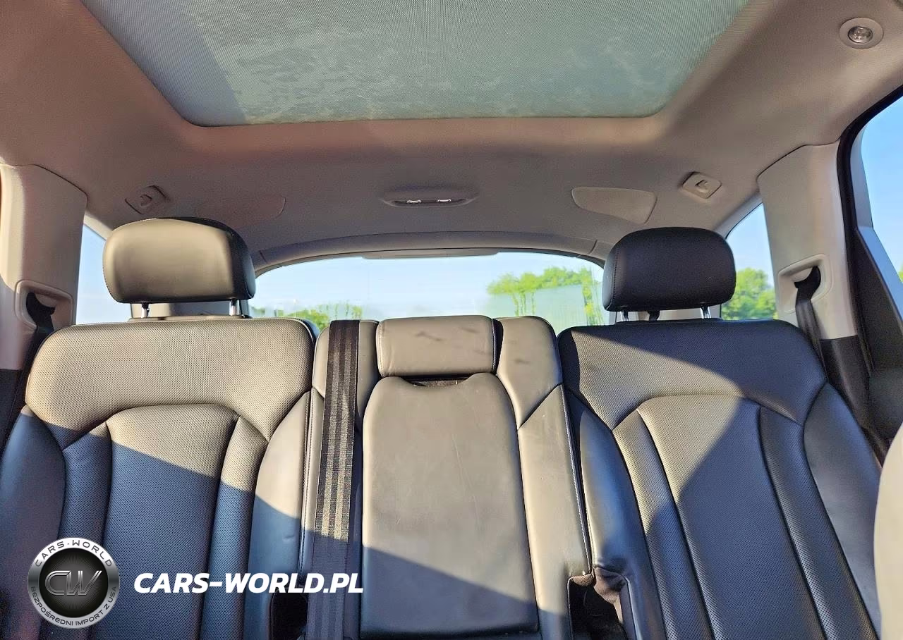 2018 Audi Q7 Prestige VIN:WA1VAAF70JD018094 - 10