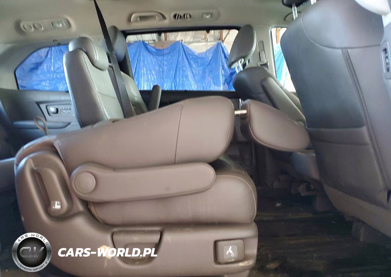 2015 Honda Odyssey Touring VIN:5FNRL5H91FB015048 - 11