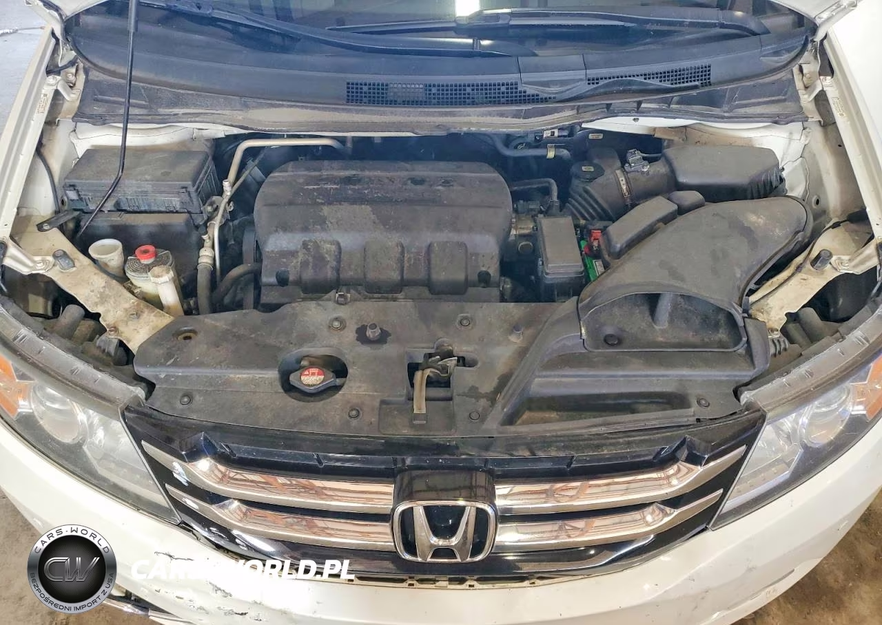 2015 Honda Odyssey Touring VIN:5FNRL5H91FB015048 - 12