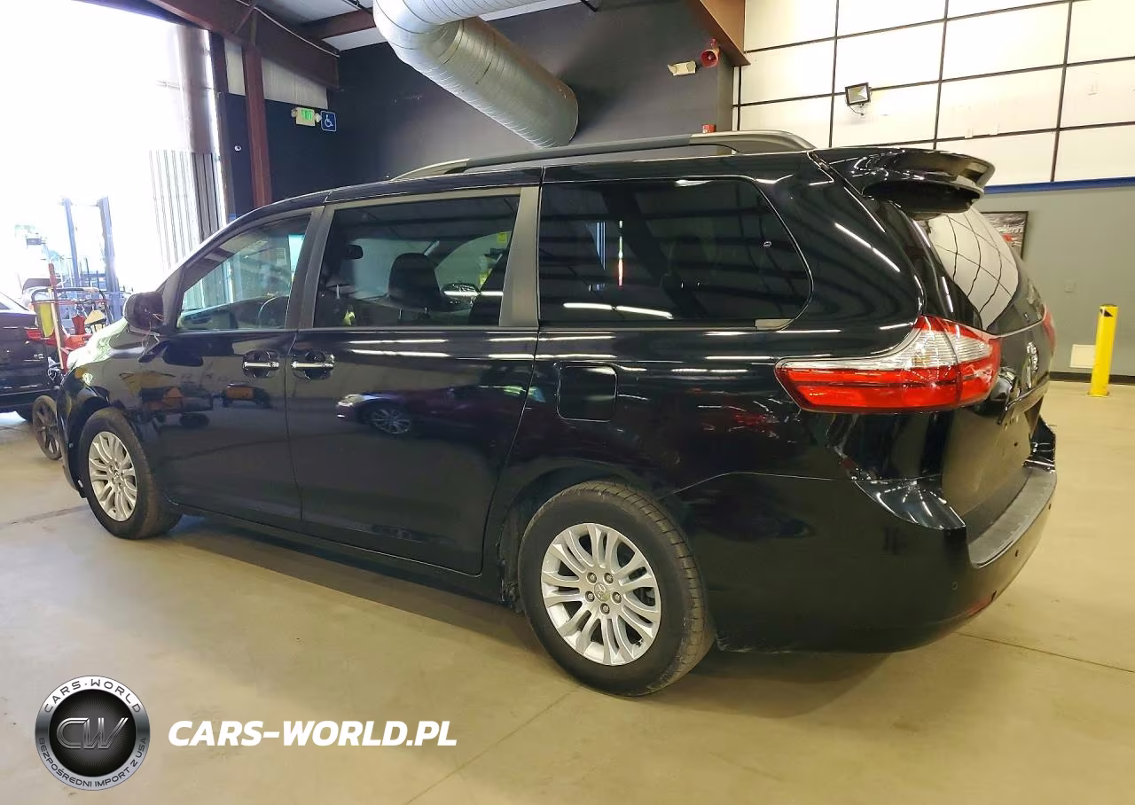 2017 Toyota Sienna Xle 8-Passenger VIN:5TDYZ3DC1HS823723 - 2