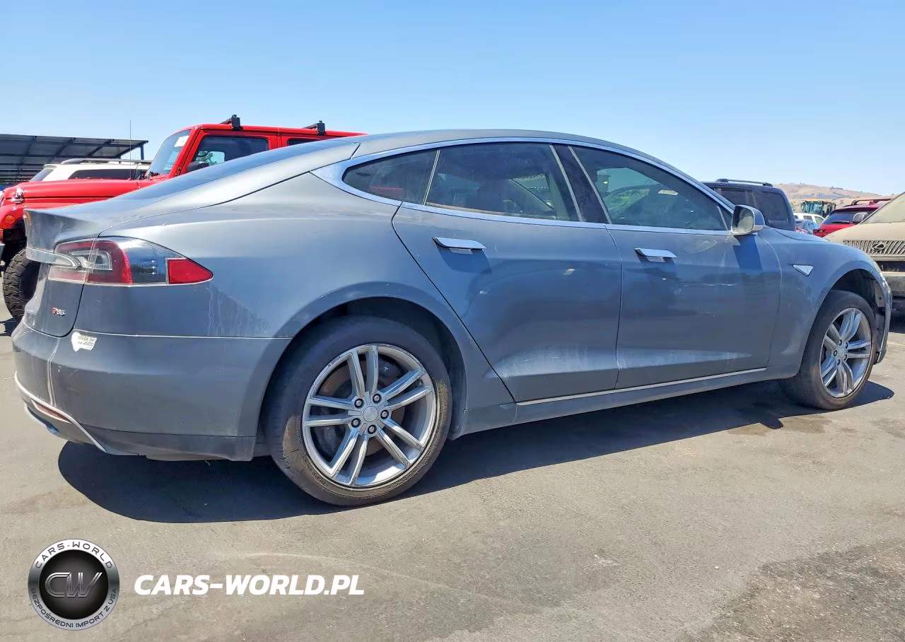 2013 Tesla Model S Performance VIN:5YJSA1CP4DFP23684 - 3