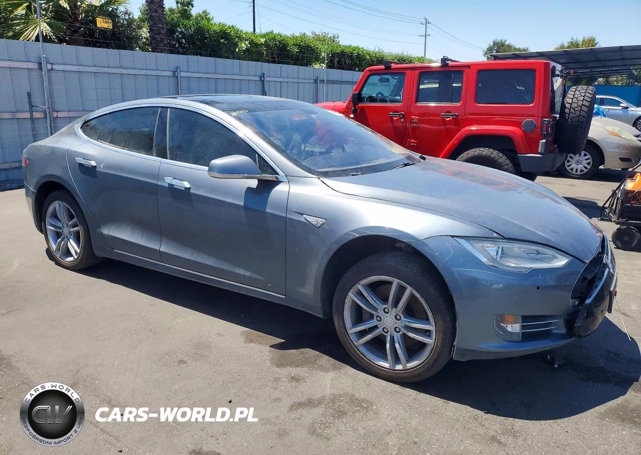 2013 Tesla Model S Performance VIN:5YJSA1CP4DFP23684 - 4