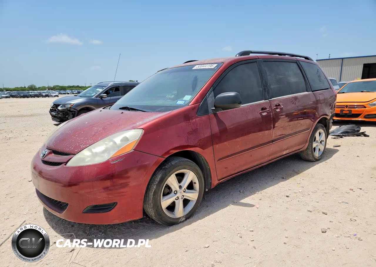 2010 Toyota Sienna Ce 8-Passenger